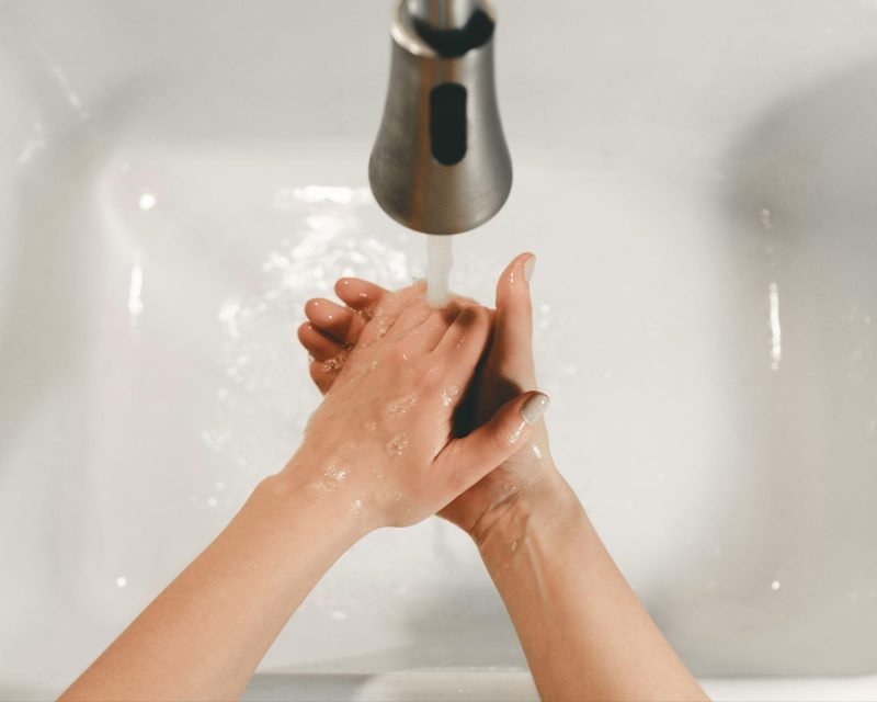 Best Way to Have a Bacteria-Free Public Bathroom Experience for hygiene in the workplace